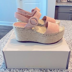 NWOT Marc Fisher Platform Sandals